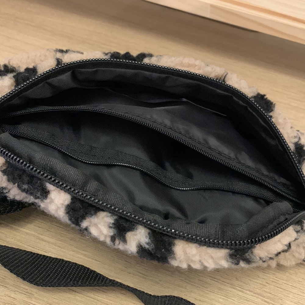Leopard Reebok Fanny Pack - Picture 6 of 6